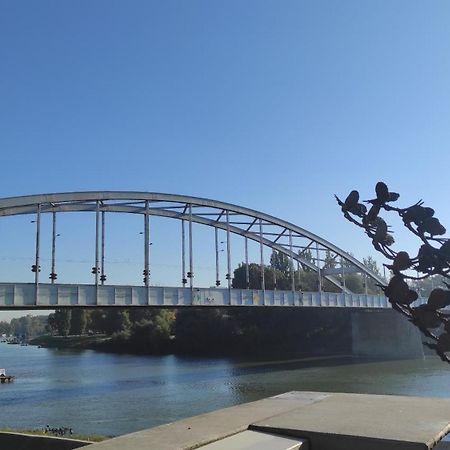 Hip Riverview Bestern Szeged Bagian luar foto